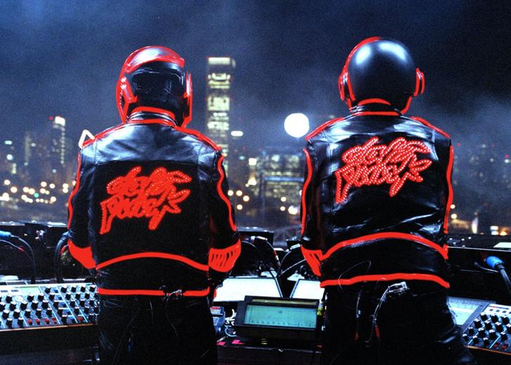 daft-punk-1997-dtf-magazine Daft Punk випустили архівне відео. Це концерт, де вони виступали без шоломів
