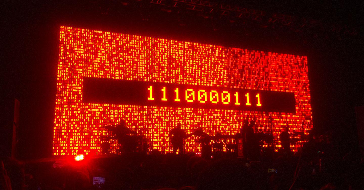 mmasive-2 «Ми у всьому цьому разом»: как прошло выступление Massive Attack в Киеве