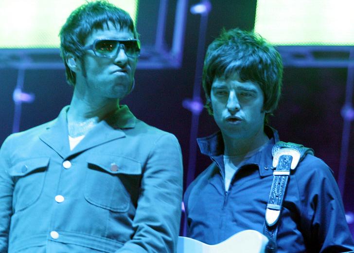 V FESTIVAL, HYLANDS PARK, CHELMSFORD, BRITAIN - 21 AUG 2005 Oasis выпустили новую книгу. А adidas оriginals устроил по этому поводу вечеринку