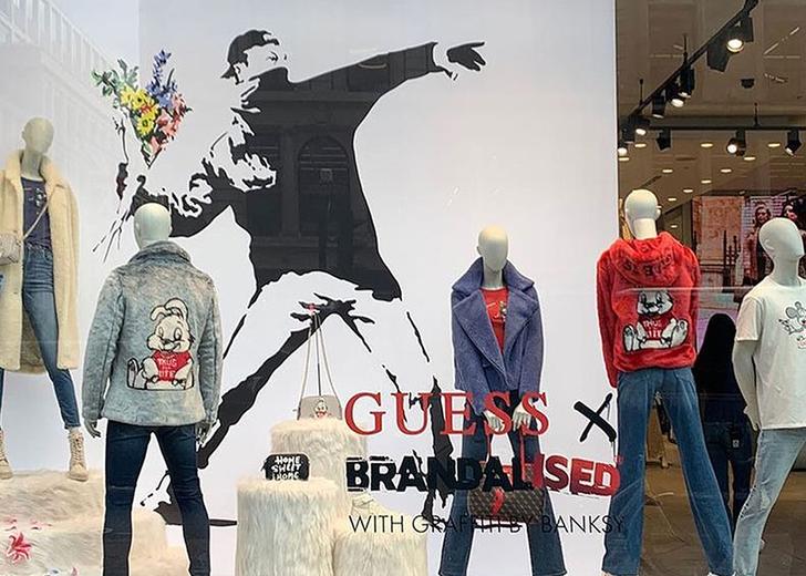 Banksy звинуватив бренд Guess у крадіжці його робіт