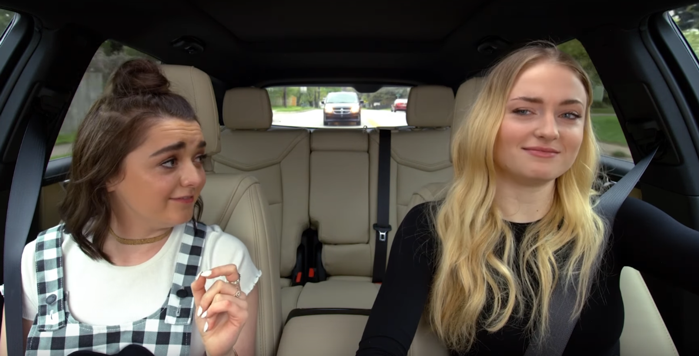carpool_karaoke_game_of_thrones_header Ария и Санса Старк спели в Carpool Karaoke