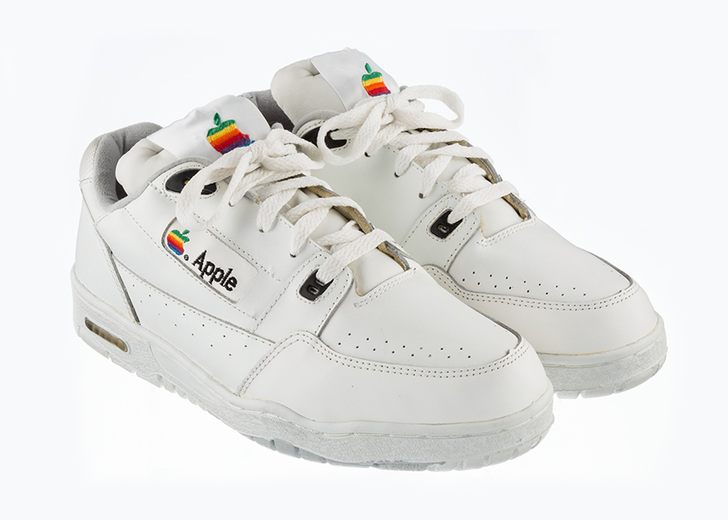 apple_sneakers На eBay выставили кроссовки от Apple