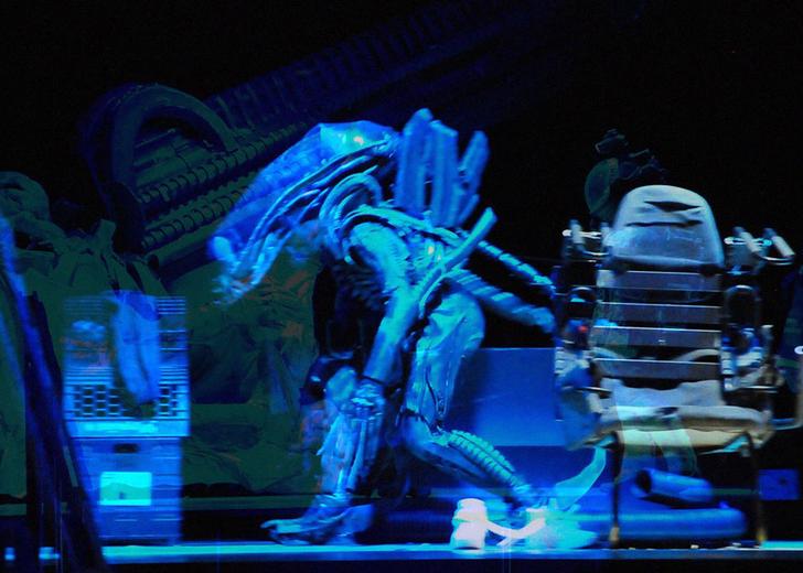alien-cover-dtf-magazine Студенты поставили пьесу о Чужом. На нее отреагировали Ридли Скотт и Сигурни Уивер