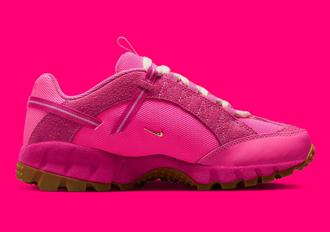 jacquemus-nike-air-humara-dtf-magazine11