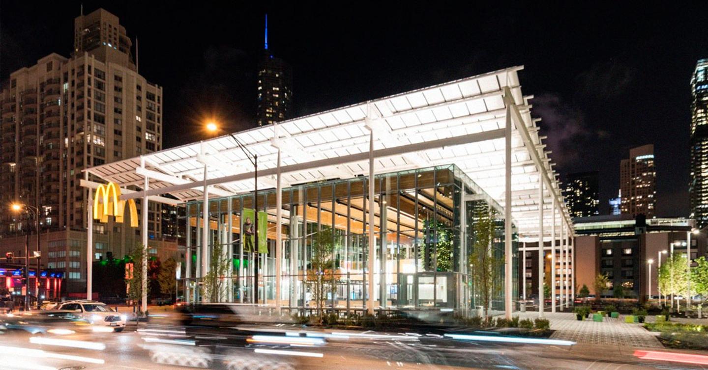 mcdonalds_flagship_chicago_like_apple_dtf_header McDonald’s открыл ресторан в стиле Apple Store