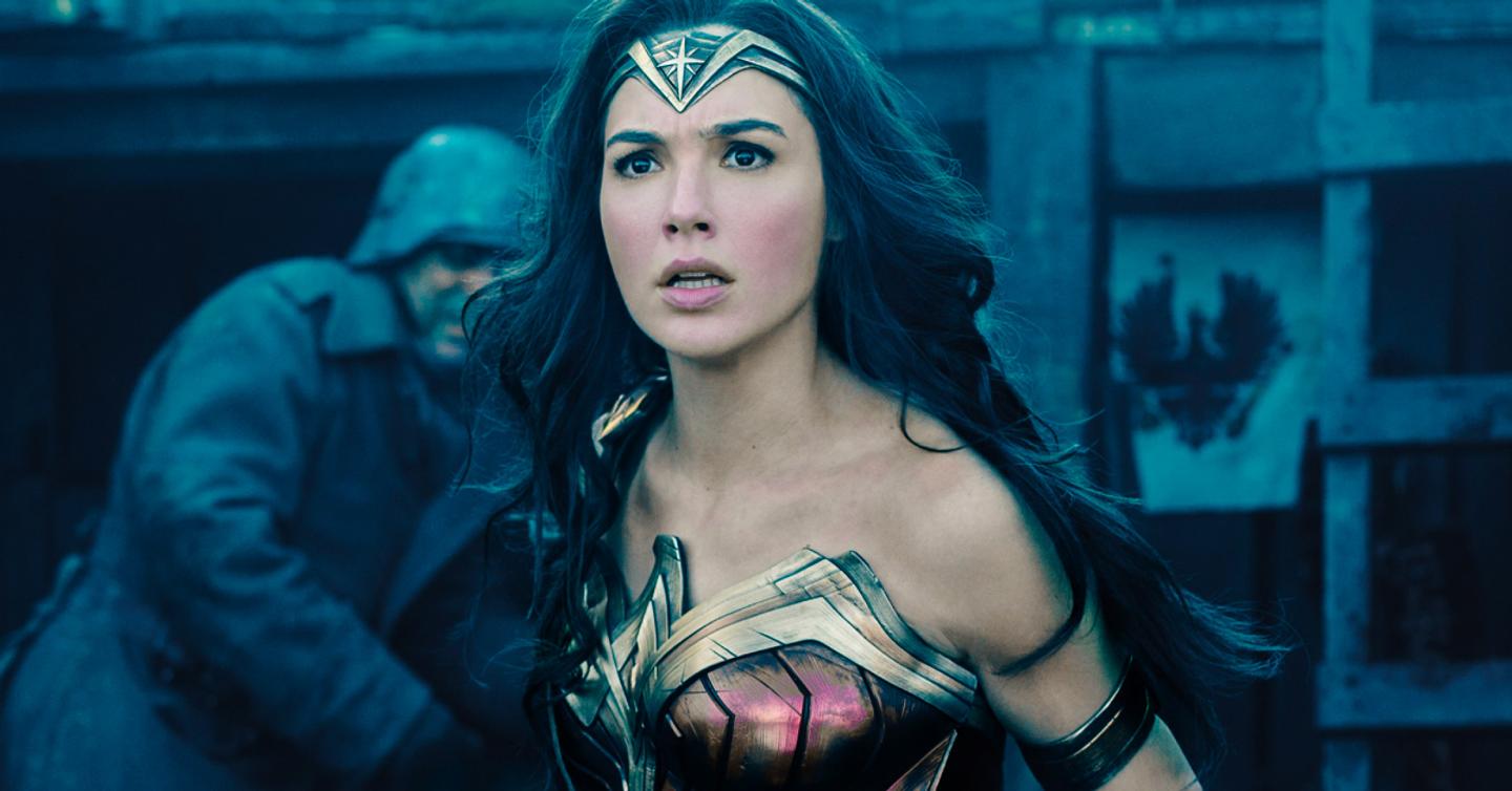 Gal-Gadot-dtf-magazine Warner Bros. снимет еще один фильм о Чудо-женщине. Главную роль снова исполнит Галь Гадот