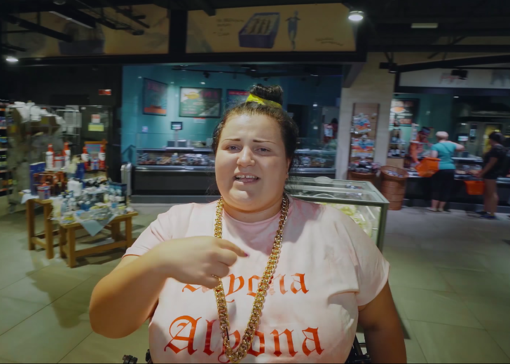 «Велика й смішна»: Смотрите новый клип alyona alyona
