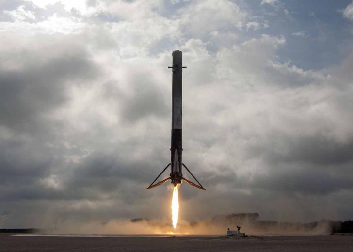 space_x_falcon_9_explousion_header «Технически, она приземлилась». 11 неудачных посадок и 8 взрывов ракет SpaceX