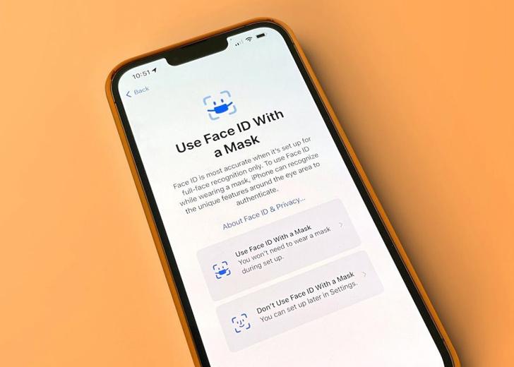 Apple тестирует возможность разблокировать iPhone в маске