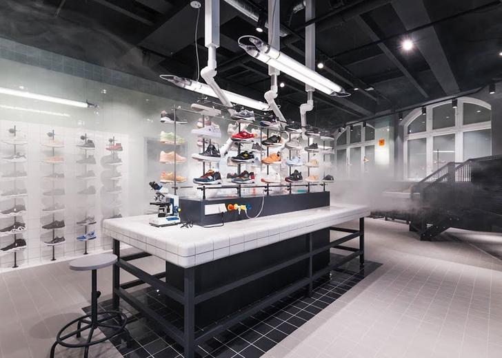 sneaker-shopping-1-dtf-magazine Куда бежать: 15 лучших сникер-сторов мира
