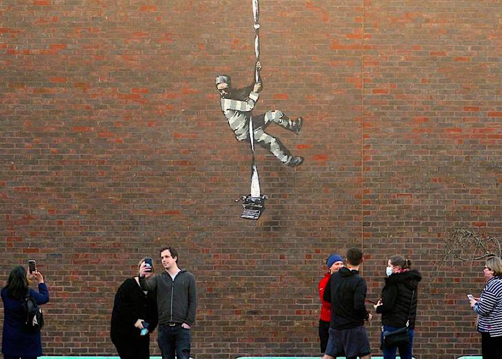Banksy_dtf Бэнкси признал авторство мурала на стене заброшенной тюрьмы в Англии