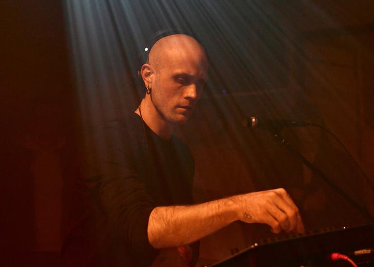 Premiere on DTF Magazine. Hidden Element presents the new track and its live video from MOT