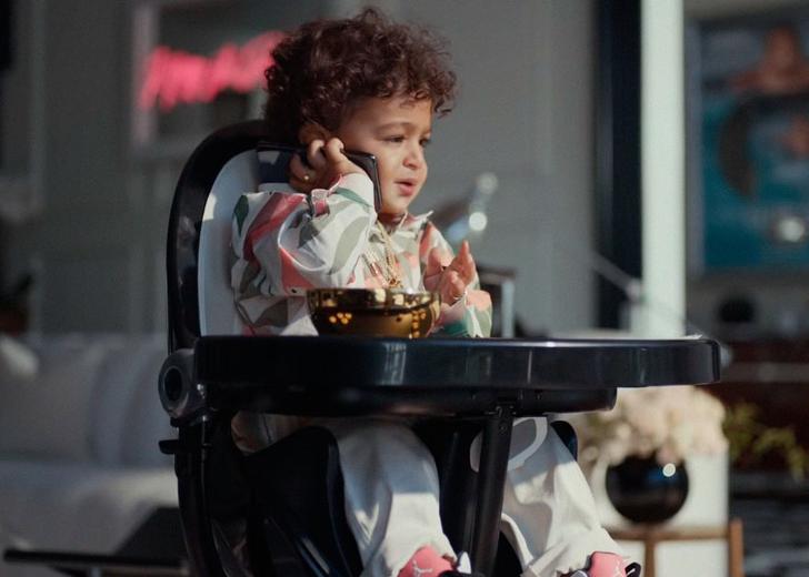 Сын DJ Khaled уводит бизнес отца в новой рекламе Apple