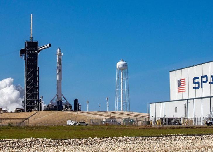 space-x-dtf-magazine Українська компанія «Старлінк» виграла суд проти Space X. Проте справа ще не завершена