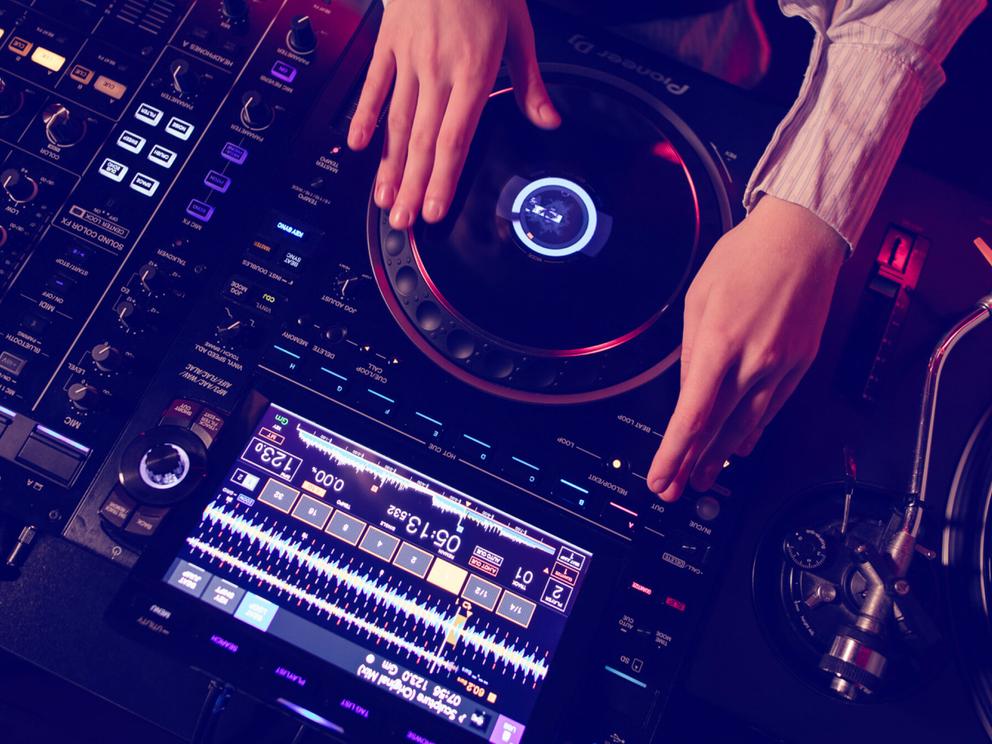 true-music-basics-cover-dtf-magazine7 True Music Basics: PRODJ School про вміння тримати увагу танцполу, гріхи, міфи та принципи диджеїнгу