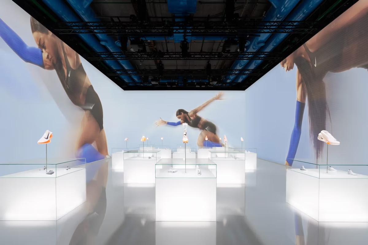 nike-pompidu-exh-dtf-magazine2