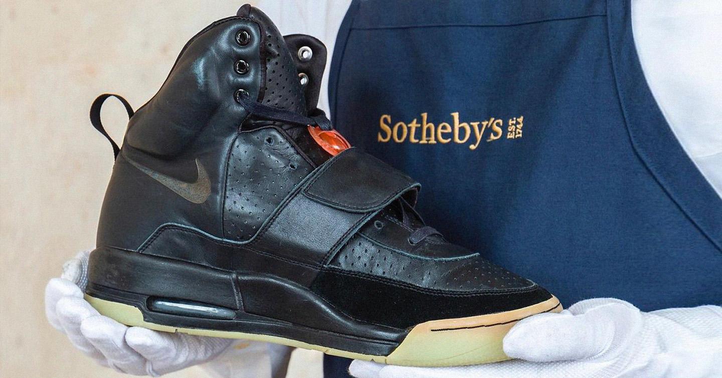 Семпл кросівок Nike Air Yeezy продали за 180 тисяч доларів. Це на 90% менше, ніж два роки тому