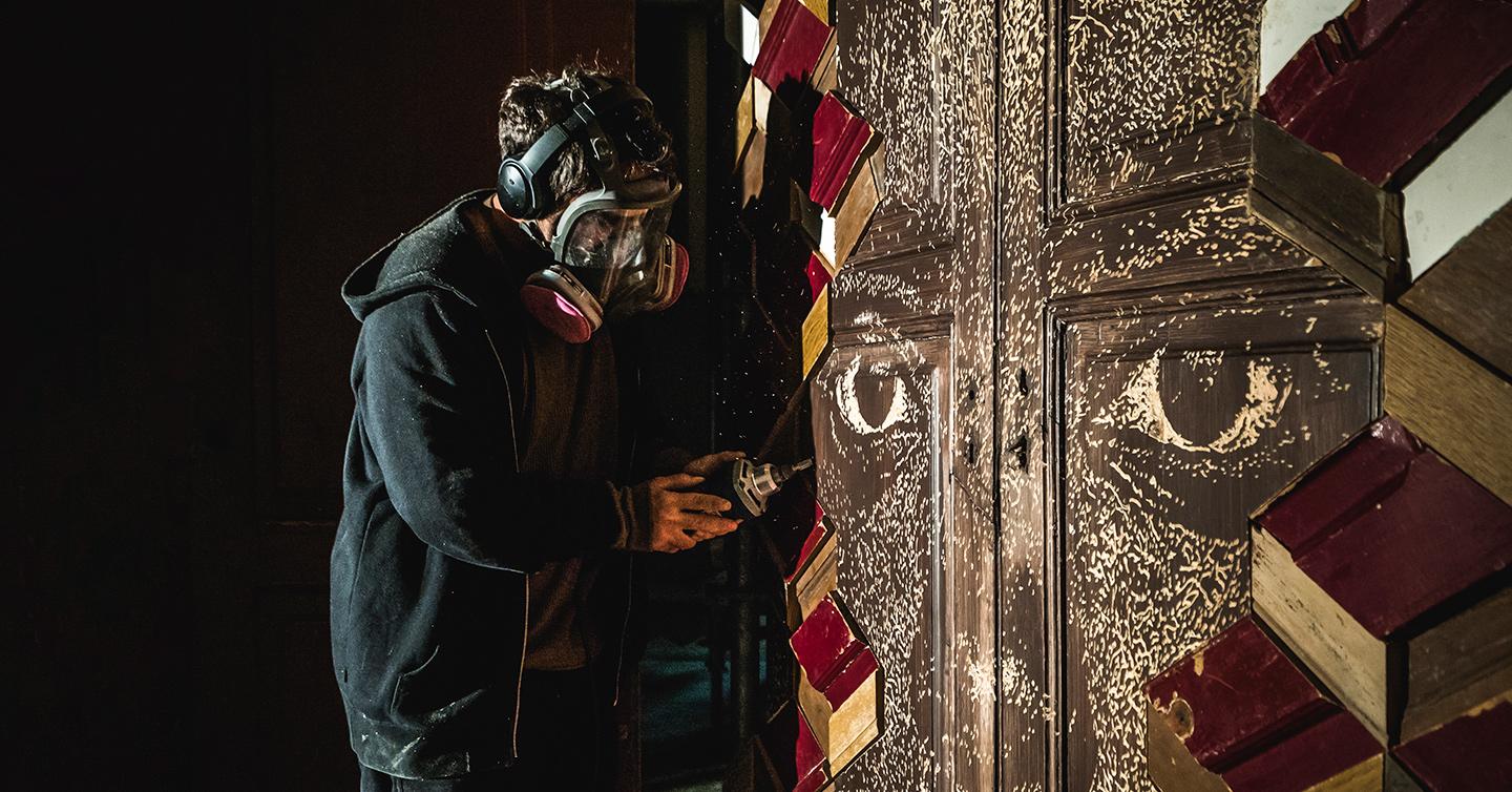 Стритарт-художник Vhils: «Цифровий світ створює відчуття вічності, та це не зовсім так»