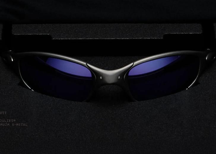 Перш окуляри Oakley та Тревіса Скотта