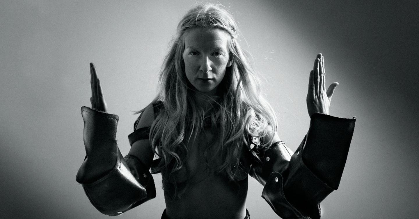 Вокалистка iamamiwhoami представит новый проект в Киеве