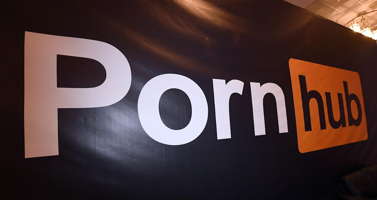 Pornhub тестує чатбот, який відмовляє користувачів від пошуку відео з жорстоким поводженням з дітьми