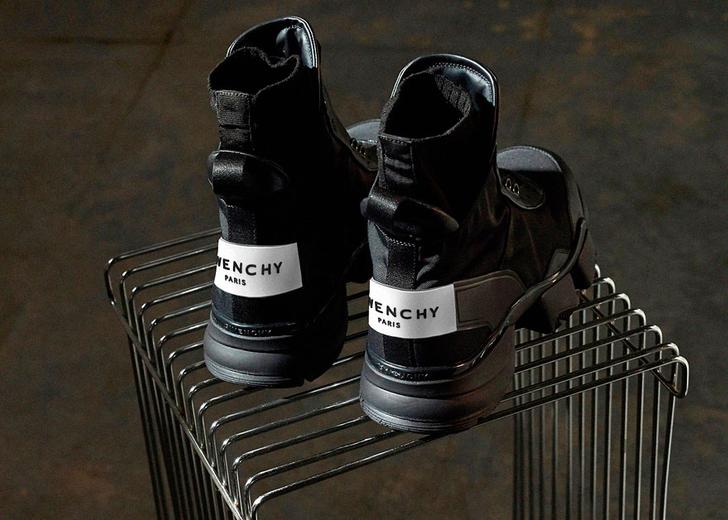 Первый взгляд: Дебютные кроссовки Клэр Уэйт Келлер для Givenchy
