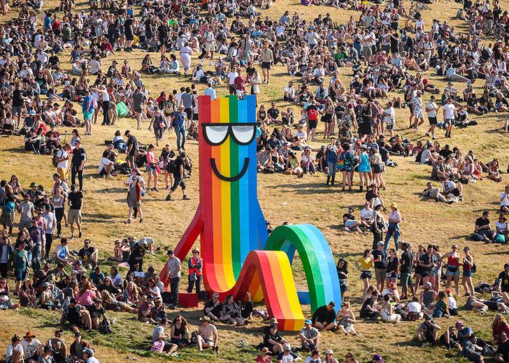 Glastonbury-2021 пройдет онлайн. Там выступят Coldplay, Деймон Албарн и Honey Dijon