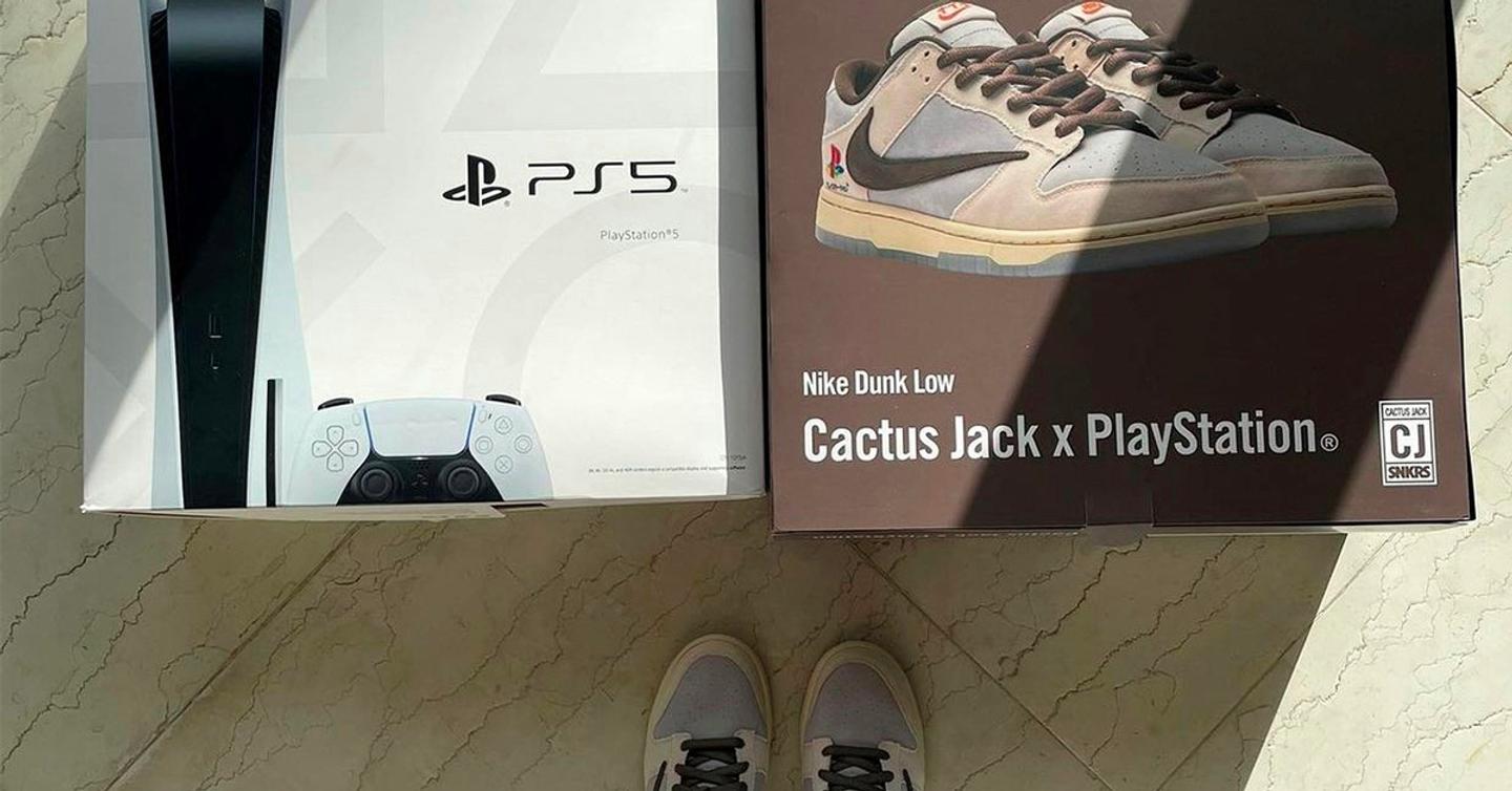PlayStation-x-Nike-Dunk-dtf-magazine Трэвис Скотт и PlayStation разослали совместные наборы. Вот как они выглядят