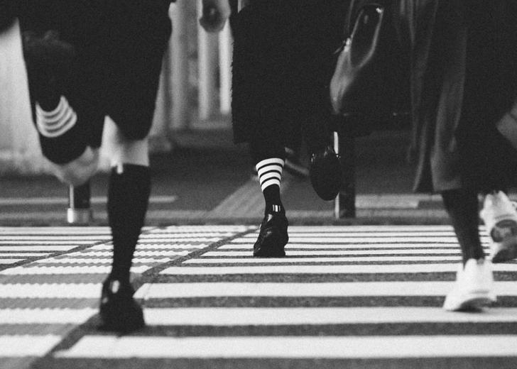 thom-browne-asics-cover-dtf-magazine Зін thom browne з ASICS