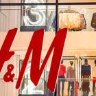 В Китае призывают бойкотировать H&M. Все из-за отказа от хлопка из местной провинции