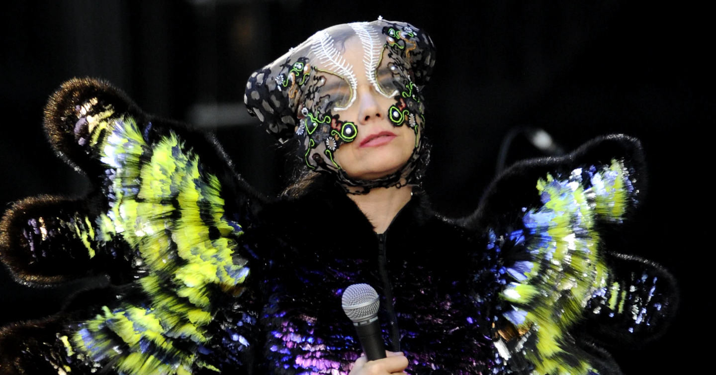 bjork-tours-dtf-magazine «Я хотіла, щоб у людей було справжнє життя»: Björk — про її власний формат концертних турів