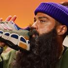 Салехи Бембери и New Balance создали кроссовки со свистком