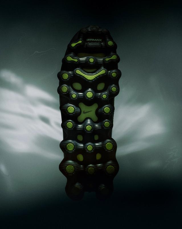 nike-air-liquid-max-dtf-magazine-3