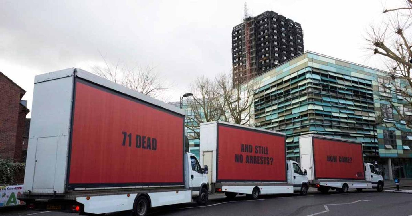 Как в кино: В Лондоне появились три билборда возле сгоревшего Grenfell Tower
