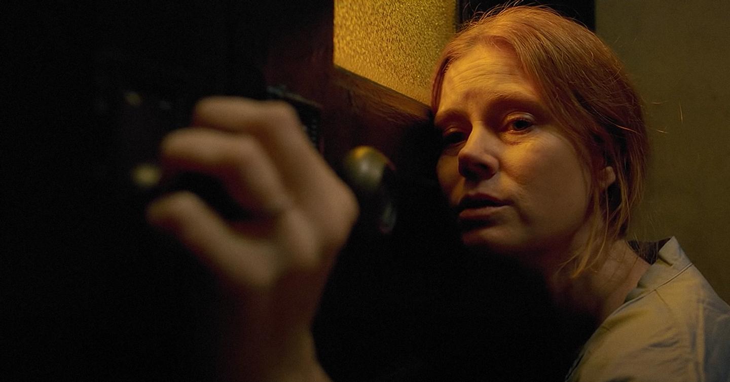 The-Woman-in-the-Window4-dtf-magazine Вышел новый трейлер фильма «Женщина в окне» с Эми Адамс и Джулианной Мур