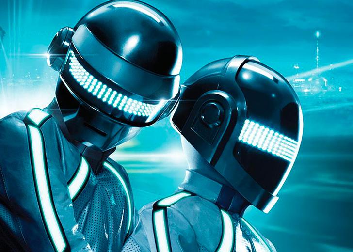 Daft Punk перевыпустили саундтрек к фильму «Трон: Наследие». Туда вошли ранее неизданные треки