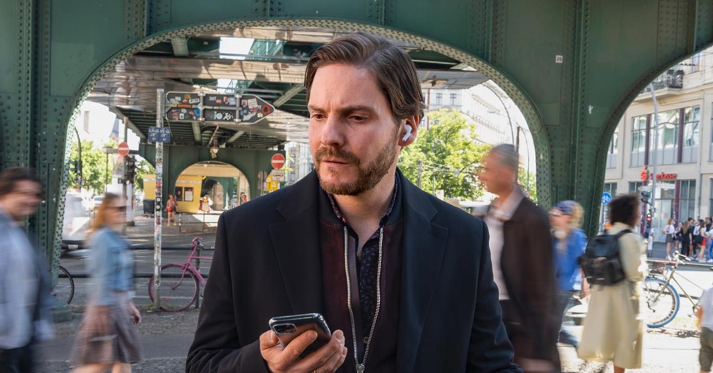 Daniel-Bruhl-odesa-film-festival-dtf-magazine Данієль Брюль: «Дакота Фаннінг називає мене „Негативос Деструктивос“»