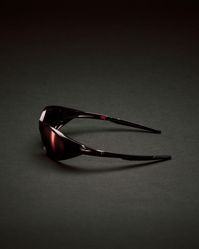 travis-cactus-oakley-dtf-magazine2