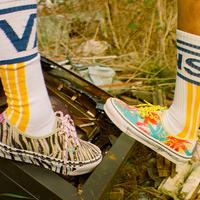 Тигровые принты и тай-дай в новой коллаборации Vans и Aries