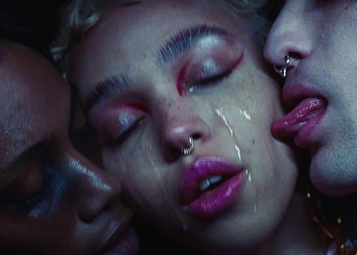 FKA-twigs-The-Weeknd-dtf-magazine Слезы и танцы в новом клипе FKA twigs и The Weeknd