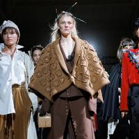 Запрошення на покази і речі за донат: 7 благодійних ініціатив до Ukrainian Fashion Week