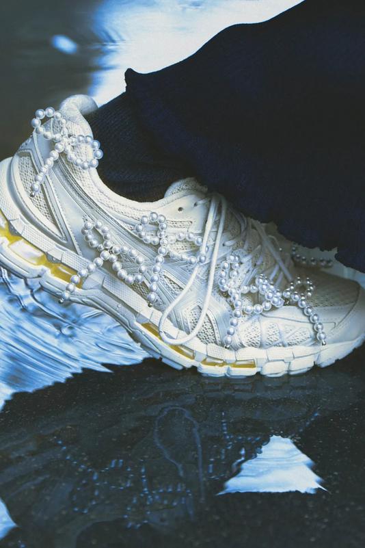 asics-completedworks-dtf-magazine-2