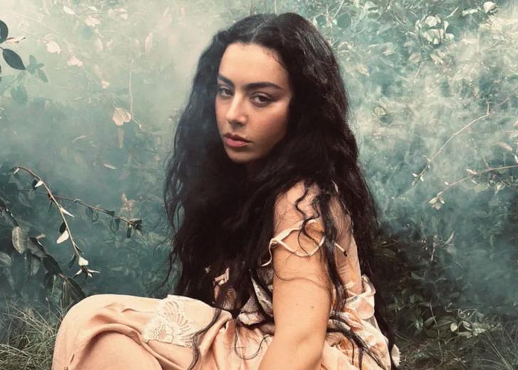 charli-xcx-wuthering-heights-cover-dtf-magazine Charli XCX випустила альбом саундртеків до Буремного перевалу
