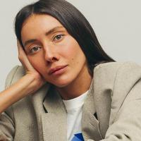 Julie Pelipas received an award from the British Fashion Council