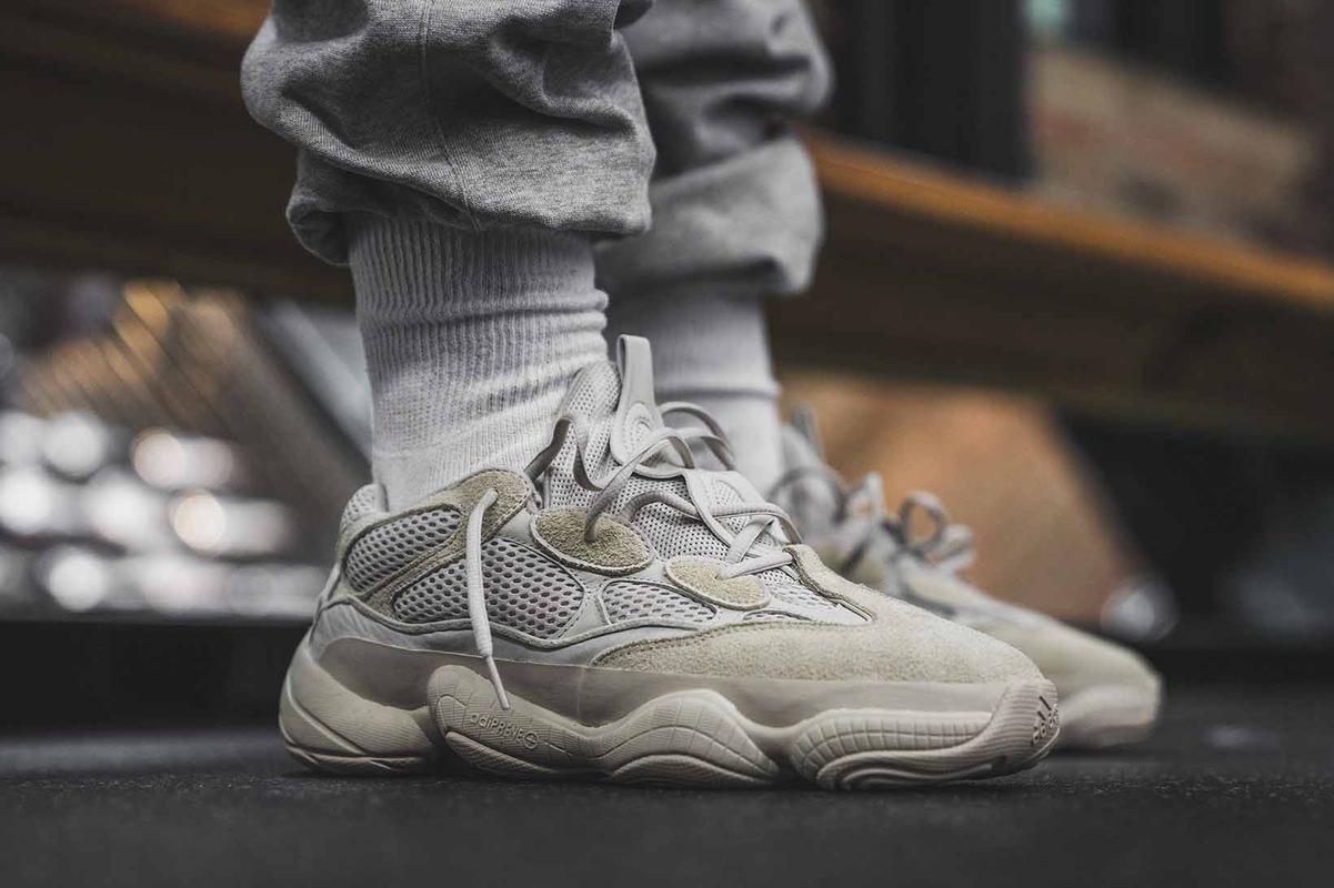 yeezy-desert-rat-500-blush-closer-look-4