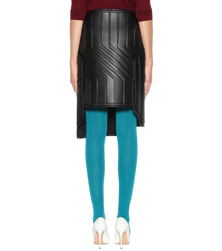 balenciaga_skirt_car_carpet_4