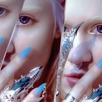 «Я капитулировала»: Что Grimes рассказала о беременности и отношениях с Илоном Маском