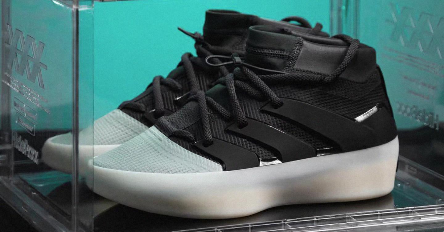 Перший погляд: Нові баскетбольні кросівки Fear of God та adidas