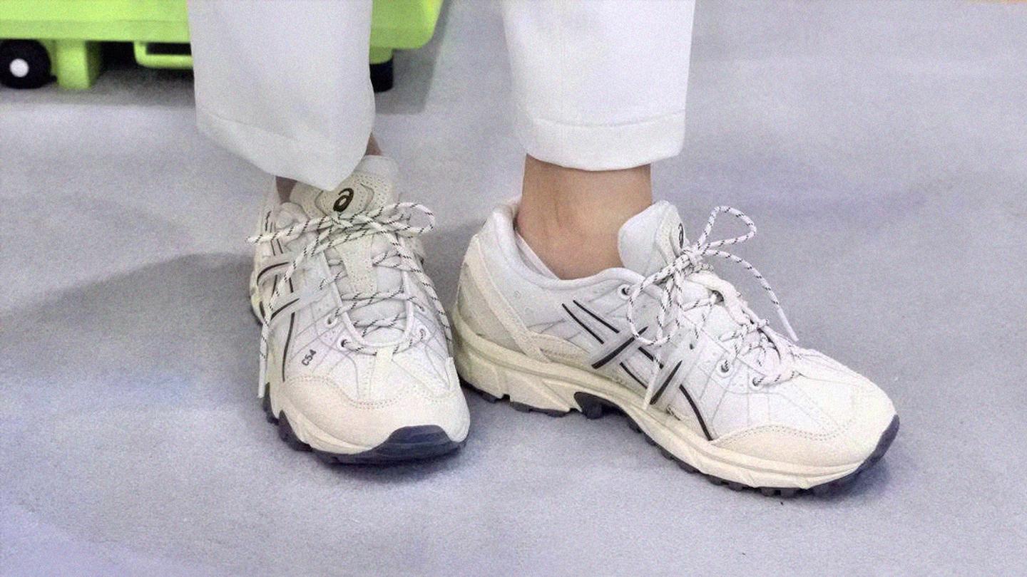 ASICS випустить нові кросівки з перероблених подушок безпеки