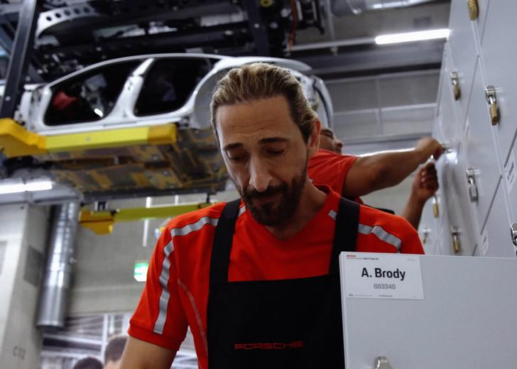 adrien-brody-porsche-cover-dtf-magazine Едрієн Броді стажувався на заводі Porsche